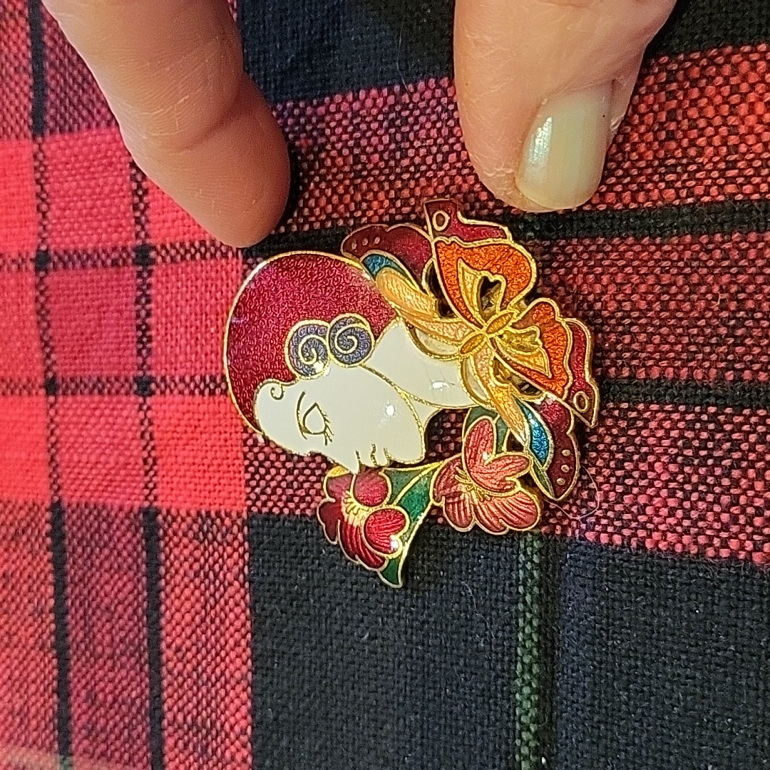 5 For 2500Vintage Art Deco Lady Pin EucCloisonne 10$